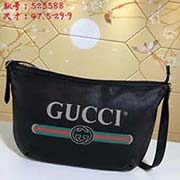 大號 gucci古馳 GUCCI2018流行圓底包獨(dú)特的設(shè)計(jì)風(fēng)格 并將街頭元素與之結(jié)合以帶有紋路的柔軟皮革制作 包身飾有G標(biāo)識 這是一種從80年代復(fù)古印花取材的復(fù)古圖案可調(diào)節(jié)皮革背帶 型號：52358