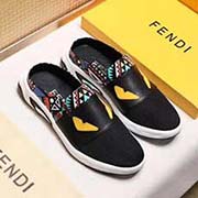  全牛里 國際大單 官網(wǎng)全球首發(fā)FENDI 芬迪： 男鞋高等 半拖鞋系列：官網(wǎng)1：1新力作：鞋面采用意大利高等頭層牛皮搭配原版專用面料 歐洲高等牛 皮內(nèi)里制作 讓行走更加便捷舒適！獨(dú)家新款 驚世之作