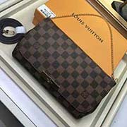 N41129 咖啡格中號(hào) FAVORITE 中號(hào)手袋 以 Damier Ebène 帆布制成的 Pochette Favorite 手包外形討喜迷人 簡(jiǎn)約柔美的造型令其適合在各種場(chǎng)合中使用 28.0