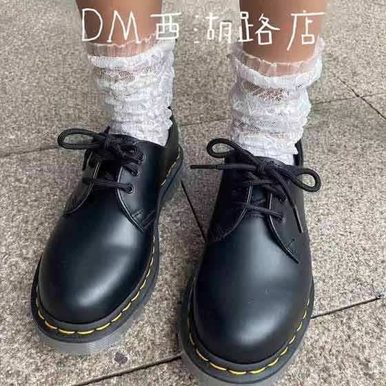 Dr Martens低幫三孔經(jīng)典AlRWlR