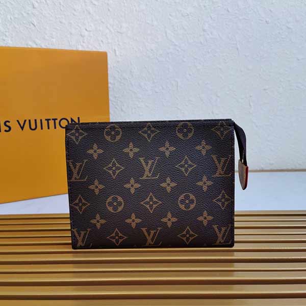 LV Monogram帆布化妝盒盥洗袋，取放便捷，輕松放入手袋！