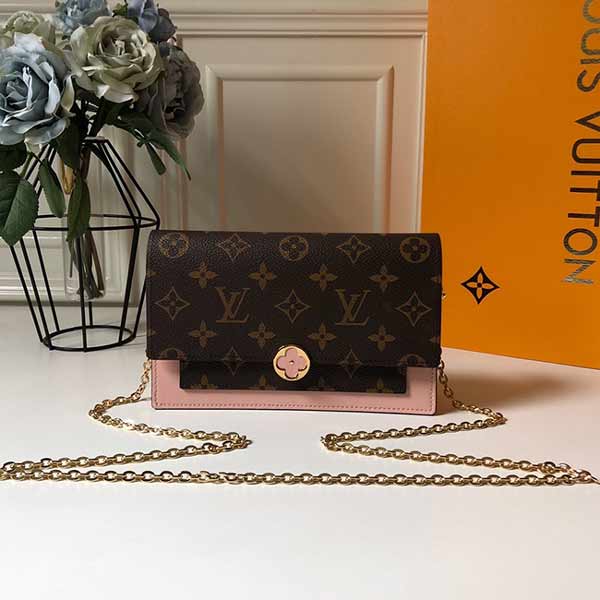 LV Monogram 帆布小牛皮手拿包M67405 M67404